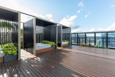 Japanese Style Waterfront Apt Wt Rooftop Pool - Winery Find 18