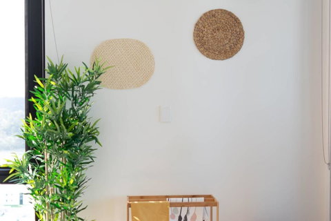 Japanese Style Waterfront Apt Wt Rooftop Pool - Winery Find 4