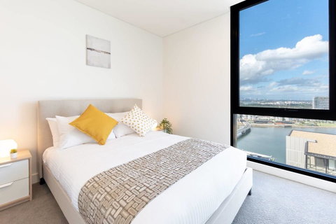 Japanese Style Waterfront Apt Wt Rooftop Pool - Winery Find 26