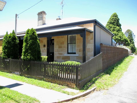 Apple Tree Cottage - Winery Find 1