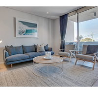 Oceanside Elegance At Superb Home Steps From Sand - Winery Find