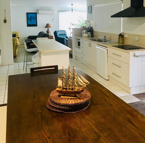 Yigala House - Winery Find 11