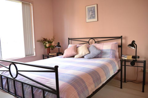 Bundle Hill Cottages - Winery Find 28