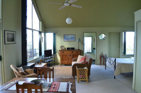 Bundle Hill Cottages - Winery Find 44