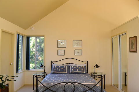 Bundle Hill Cottages - Winery Find 39