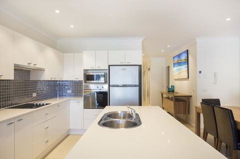 Beachfront 2 - Winery Find 10