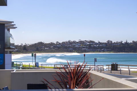 Beachfront 2 - Winery Find 6