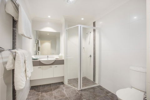 Beachfront 2 - Winery Find 18