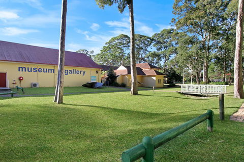 Huskisson Holiday Motel Cabins - Winery Find 9