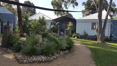 Huskisson Holiday Motel Cabins - Winery Find 33