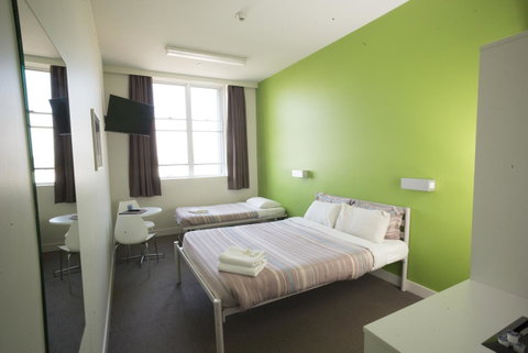 YHA Sydney Harbour - Winery Find 2
