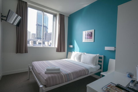 YHA Sydney Harbour - Winery Find 30