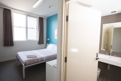 YHA Sydney Harbour - Winery Find 5