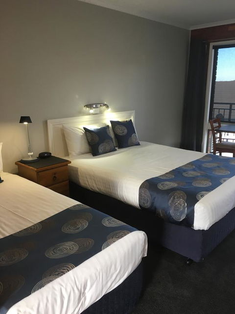 Pelican Motor Inn - Winery Find 6