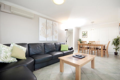 Sails Apartments - Winery Find 19