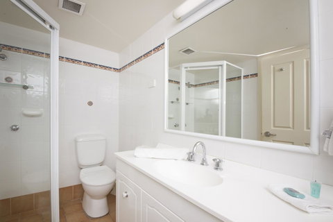 Sails Apartments - Winery Find 13