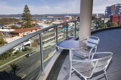 Sails Apartments - Winery Find 9