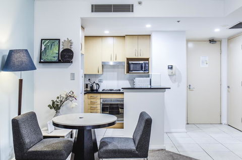 DD Apartments Chinatown - Winery Find 4