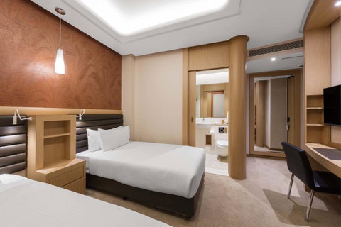 Rydges Australia Square, Formerly Tank Stream Hotel - Winery Find 3