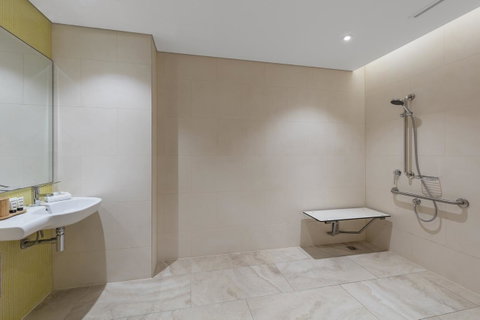 Rydges Australia Square, Formerly Tank Stream Hotel - Winery Find 28