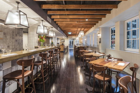 Rydges Australia Square, Formerly Tank Stream Hotel - Winery Find 4