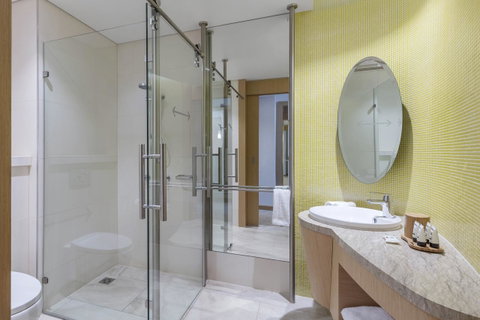 Rydges Australia Square, Formerly Tank Stream Hotel - Winery Find 24