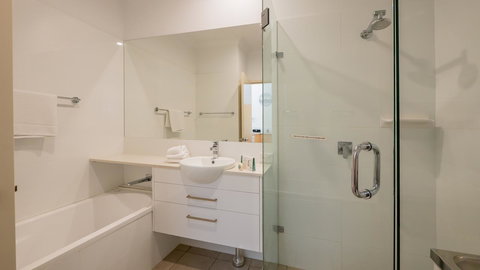 Byron Quarter Apartments - Winery Find 36