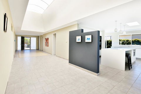 Neptune I Absolute Beachfront I Stunning Views - Winery Find 24