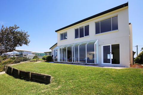 Neptune I Absolute Beachfront I Stunning Views - Winery Find 26