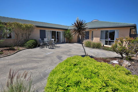 Neptune I Absolute Beachfront I Stunning Views - Winery Find 30