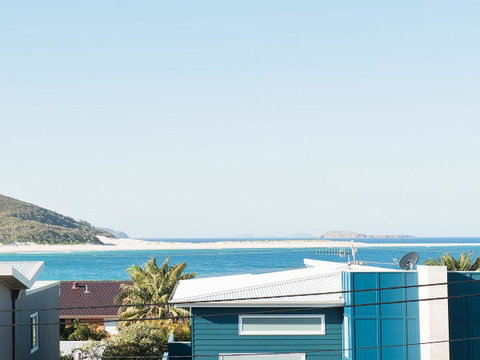 Blue View @ Fingal Bay - Winery Find 18