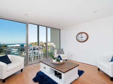Blue View @ Fingal Bay - Winery Find 5