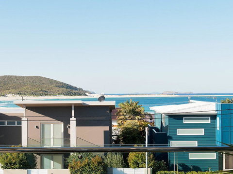 Blue View @ Fingal Bay - Winery Find 16
