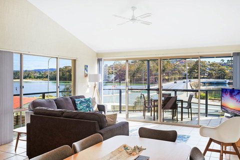 Sails Luxury Apartments Merimbula - Winery Find 31