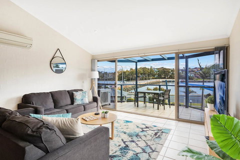 Sails Luxury Apartments Merimbula - Winery Find 32