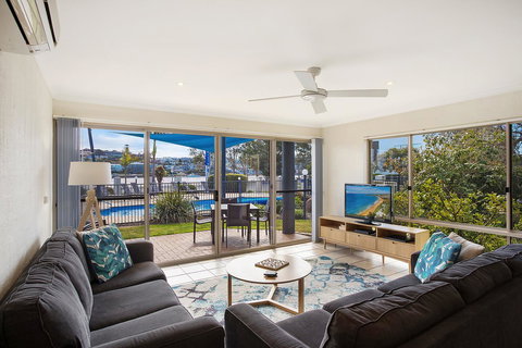 Sails Luxury Apartments Merimbula - Winery Find 14