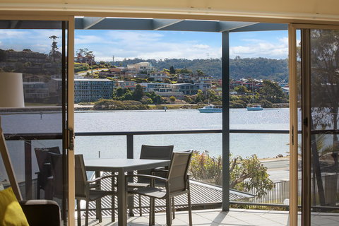 Sails Luxury Apartments Merimbula - Winery Find 2