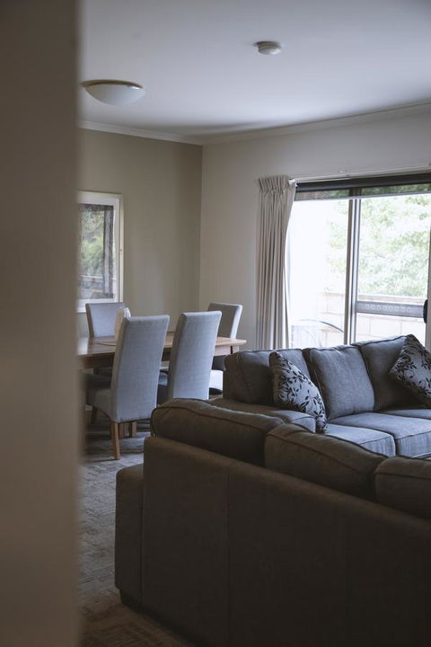 Quest Wagga Wagga - Winery Find 34