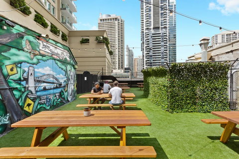 Summer House Sydney City - Formerly Sydney Backpackers - Winery Find 9