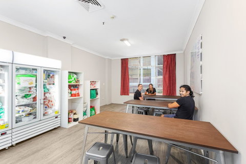 Summer House Sydney City - Formerly Sydney Backpackers - Winery Find 12