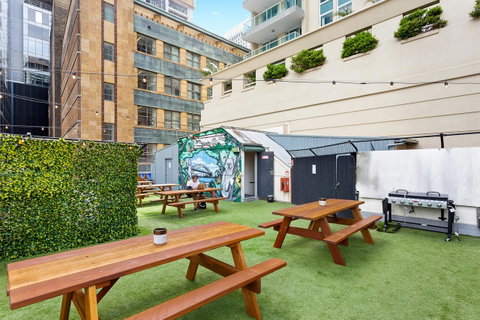 Summer House Sydney City - Formerly Sydney Backpackers - Winery Find 8
