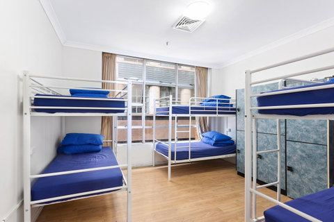 Summer House Sydney City - Formerly Sydney Backpackers - Winery Find 3