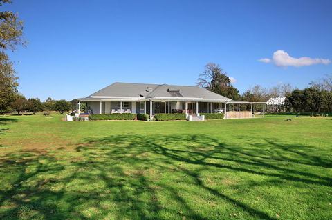 Terara Riverside Retreat - Winery Find 23