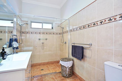 Terara Riverside Retreat - Winery Find 15