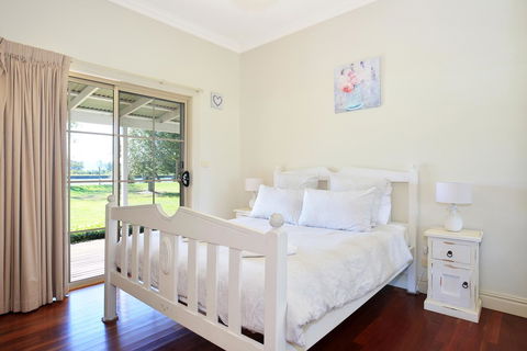 Terara Riverside Retreat - Winery Find 14