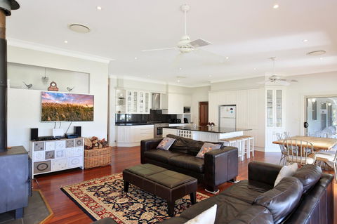 Terara Riverside Retreat - Winery Find 6