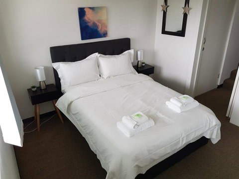 Manly Central Executive - Winery Find 12