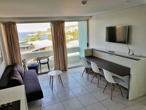 Manly Central Executive - Winery Find 3