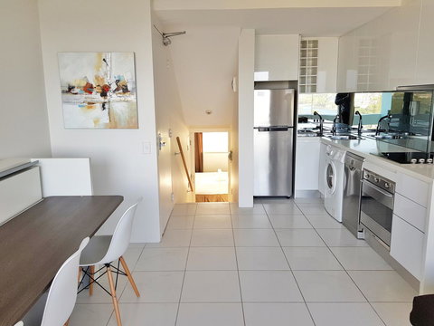 Manly Central Executive - Winery Find 7