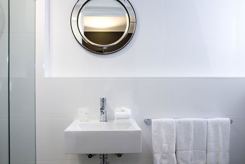 Hotel Challis Potts Point - Winery Find 7